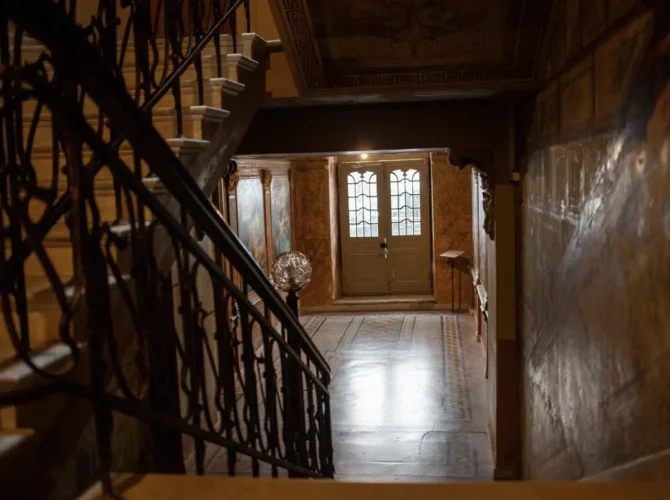 Парадные и лица старого города. Экскурсия про маскароны и модерн в районе Сололаки